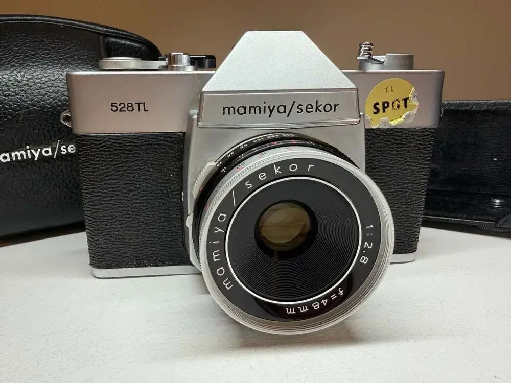 Mamiya/Sekor 528TL 35mm Film Camera with Case UNTESTED